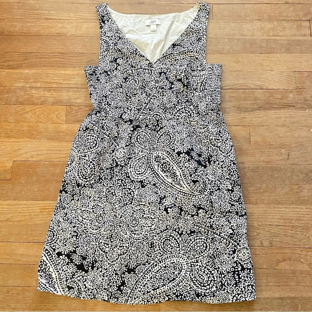 Ann Taylor sleeveless V-neck a line black and white pattern dress size M B11